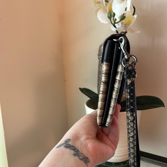 Authentic Coach Faux Snakeskin Python Wristlet With Silver Details - Picture 3 of 10